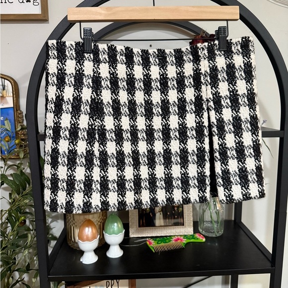 Stylish Black and White Checkered shirt topper - Picture 2 of 8